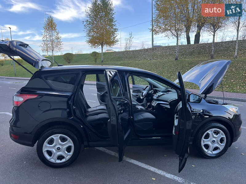 Внедорожник / Кроссовер Ford Escape 2017 в Киеве