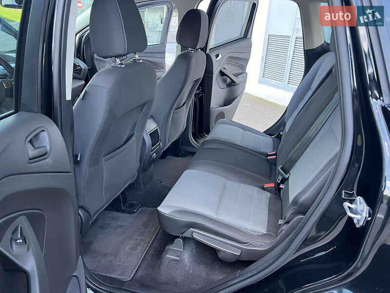 Внедорожник / Кроссовер Ford Escape 2017 в Киеве