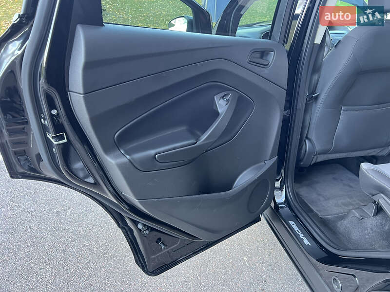 Внедорожник / Кроссовер Ford Escape 2017 в Киеве