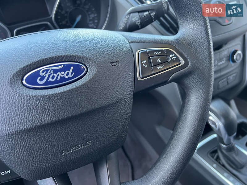 Внедорожник / Кроссовер Ford Escape 2017 в Киеве