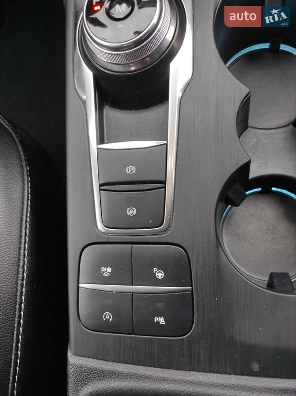 Внедорожник / Кроссовер Ford Escape 2020 в Киеве