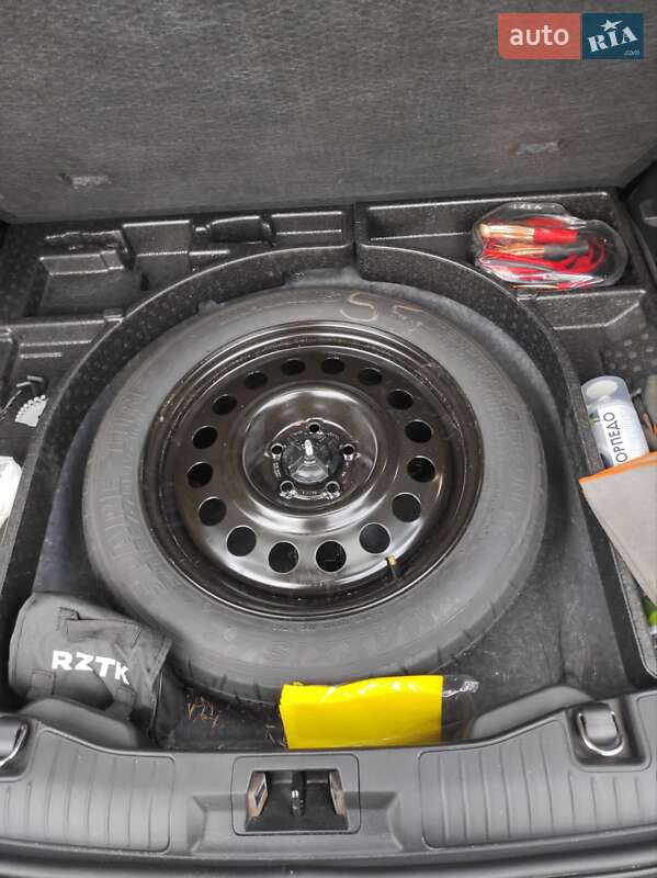 Внедорожник / Кроссовер Ford Escape 2020 в Киеве