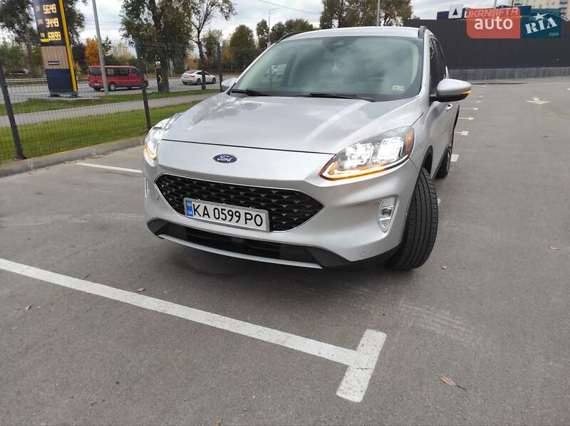 Внедорожник / Кроссовер Ford Escape 2020 в Киеве