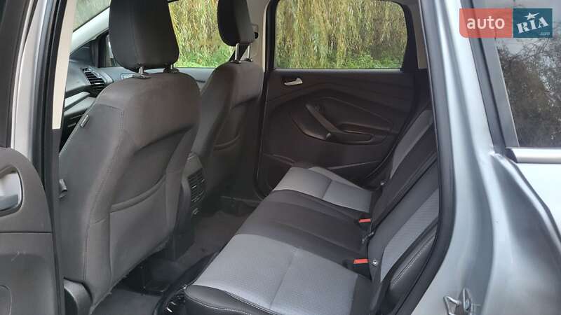 Внедорожник / Кроссовер Ford Escape 2019 в Дубно