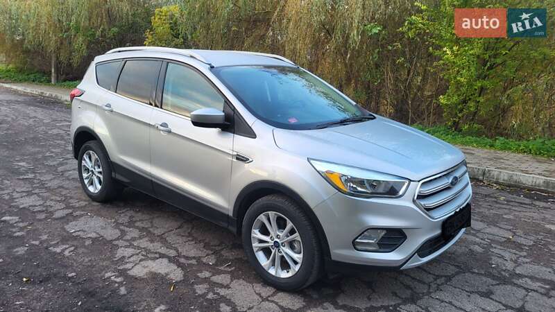 Внедорожник / Кроссовер Ford Escape 2019 в Дубно
