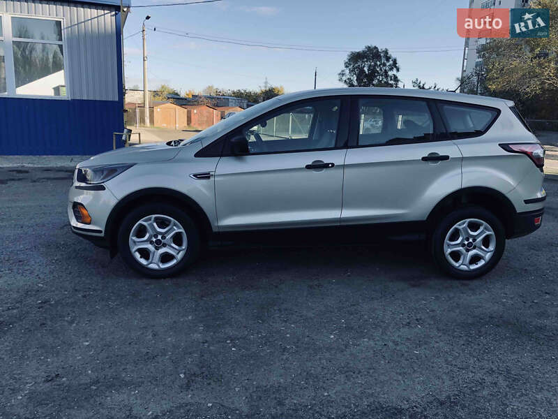 Внедорожник / Кроссовер Ford Escape 2017 в Николаеве