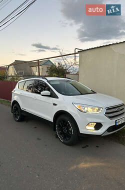 Внедорожник / Кроссовер Ford Escape 2018 в Черноморске