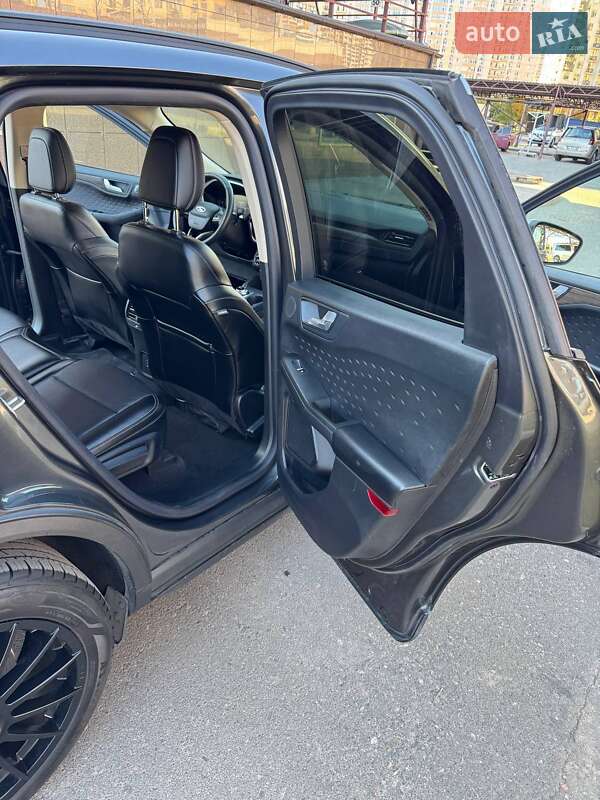 Позашляховик / Кросовер Ford Escape 2020 в Одесі