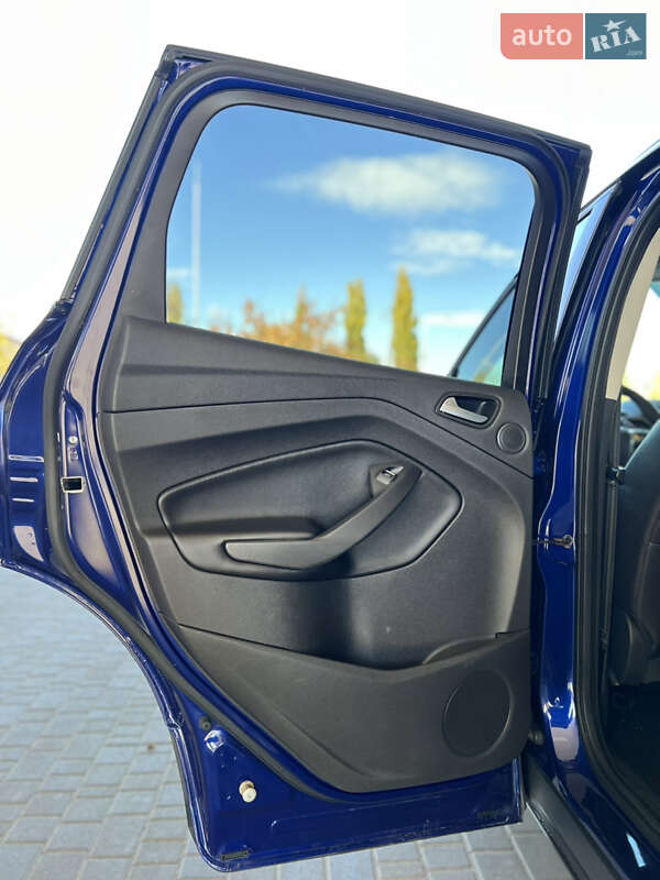 Позашляховик / Кросовер Ford Escape 2015 в Миколаєві