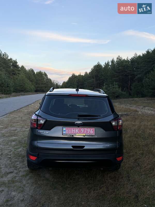 Позашляховик / Кросовер Ford Escape 2017 в Кременчуці