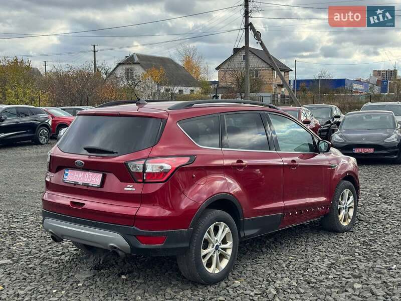 Позашляховик / Кросовер Ford Escape 2018 в Луцьку