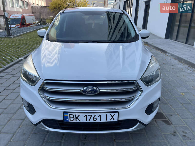 Внедорожник / Кроссовер Ford Escape 2017 в Ровно