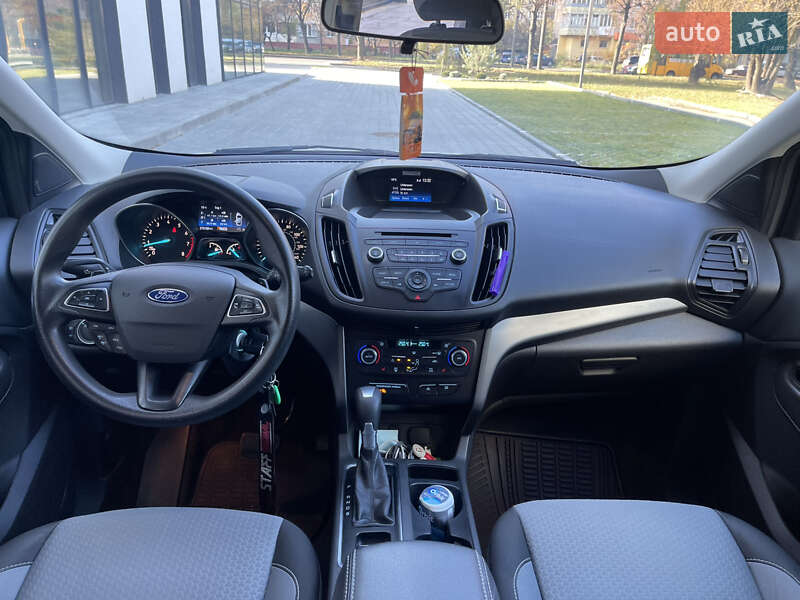 Внедорожник / Кроссовер Ford Escape 2017 в Ровно