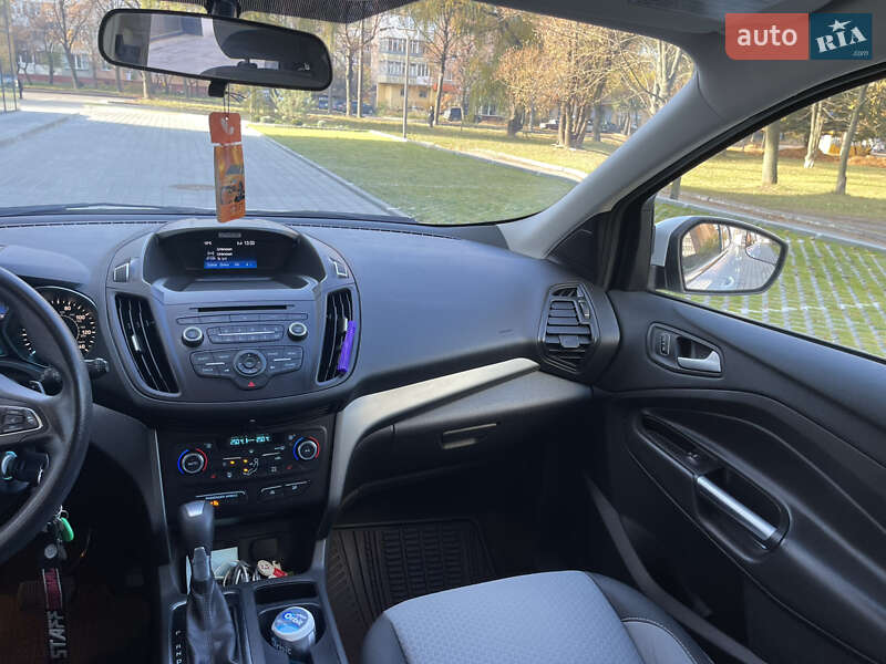 Внедорожник / Кроссовер Ford Escape 2017 в Ровно