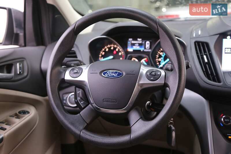Внедорожник / Кроссовер Ford Escape 2015 в Киеве