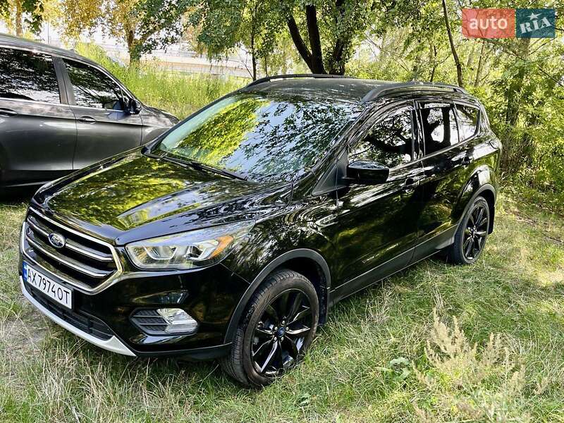 Внедорожник / Кроссовер Ford Escape 2018 в Киеве