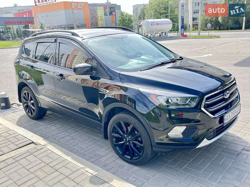 Внедорожник / Кроссовер Ford Escape 2018 в Киеве