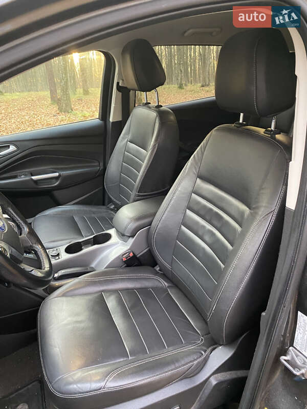 Внедорожник / Кроссовер Ford Escape 2015 в Копычинце