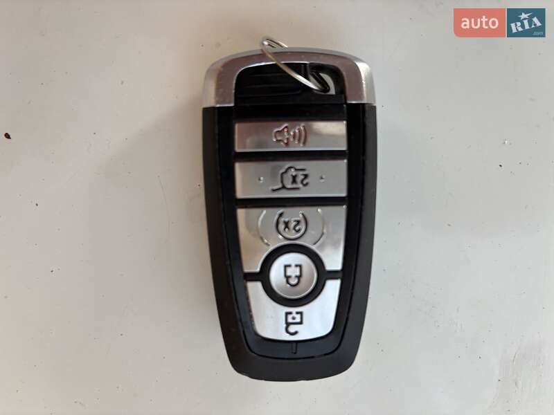 Позашляховик / Кросовер Ford Escape 2020 в Києві