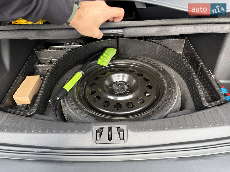 Внедорожник / Кроссовер Ford Escape 2017 в Черновцах