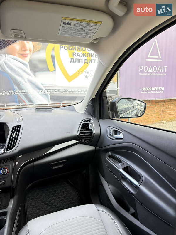 Внедорожник / Кроссовер Ford Escape 2017 в Черновцах