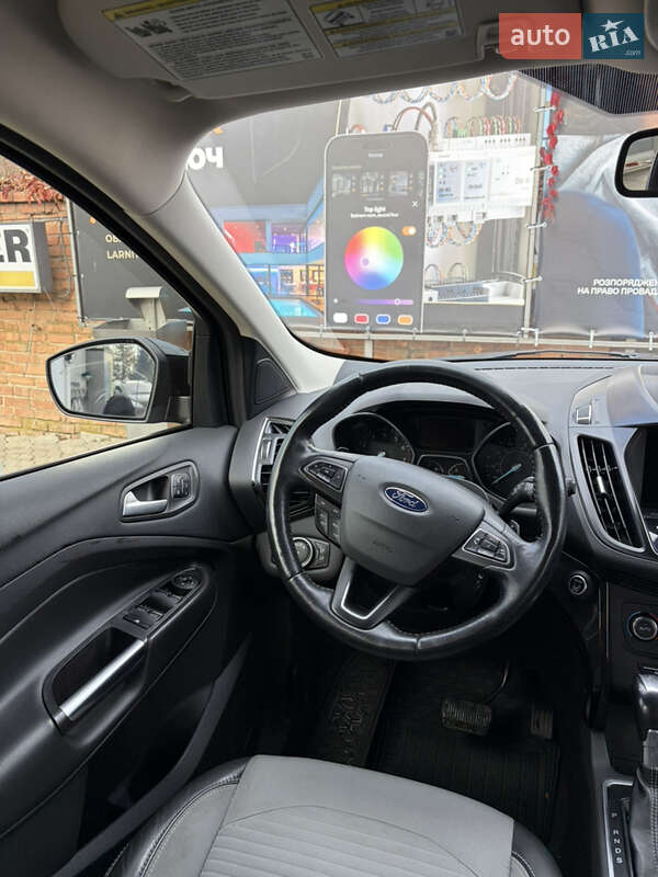 Внедорожник / Кроссовер Ford Escape 2017 в Черновцах