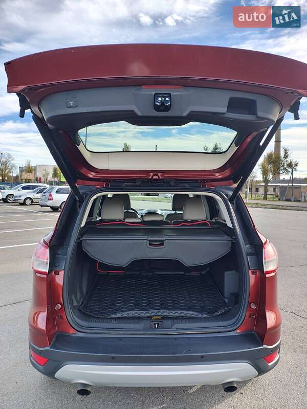 Внедорожник / Кроссовер Ford Escape 2014 в Кривом Роге