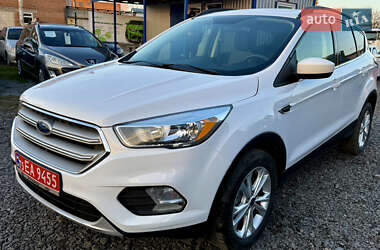Внедорожник / Кроссовер Ford Escape 2017 в Полтаве