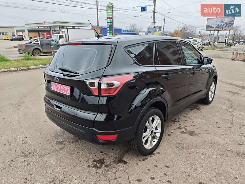 Позашляховик / Кросовер Ford Escape 2016 в Сумах