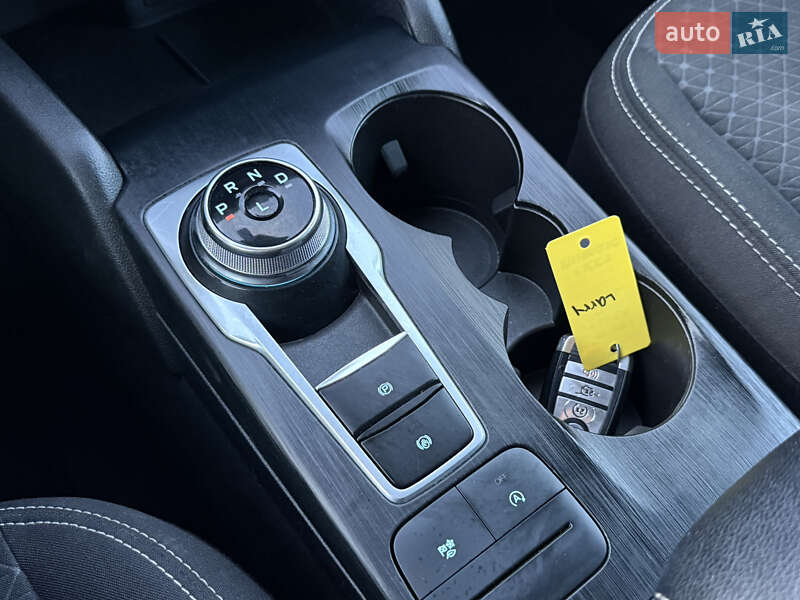 Внедорожник / Кроссовер Ford Escape 2023 в Стрые