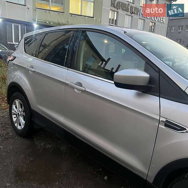 Внедорожник / Кроссовер Ford Escape 2018 в Львове
