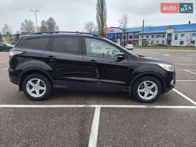 Внедорожник / Кроссовер Ford Escape 2017 в Житомире
