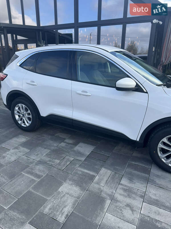 Позашляховик / Кросовер Ford Escape 2021 в Львові
