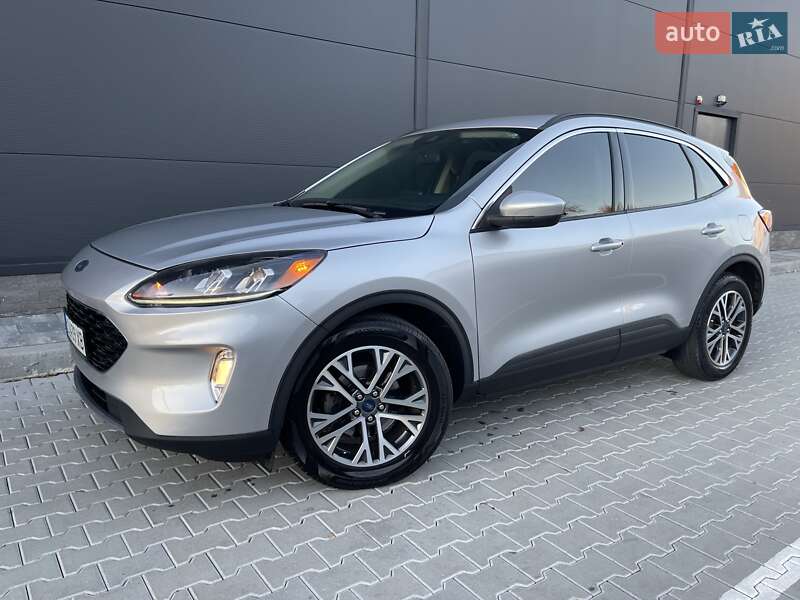 Внедорожник / Кроссовер Ford Escape 2020 в Стрые