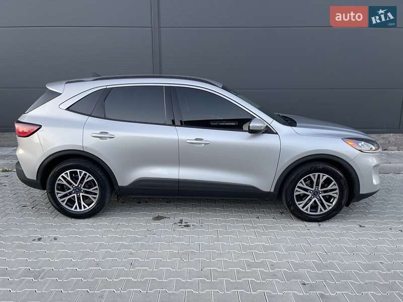 Внедорожник / Кроссовер Ford Escape 2020 в Стрые