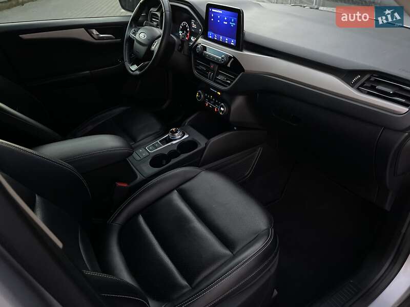 Внедорожник / Кроссовер Ford Escape 2020 в Стрые