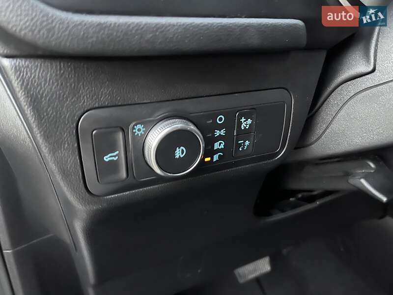 Внедорожник / Кроссовер Ford Escape 2020 в Стрые