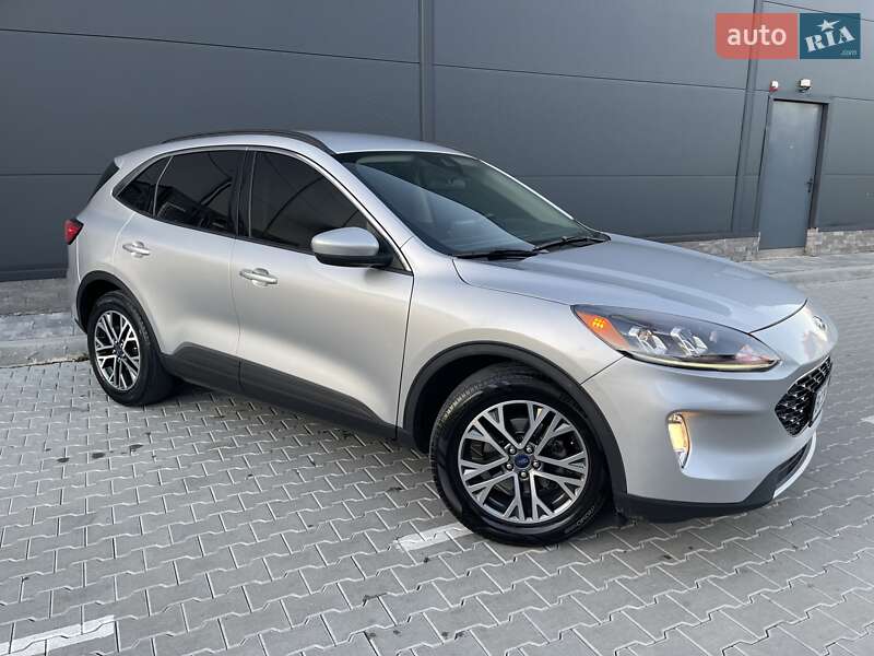 Внедорожник / Кроссовер Ford Escape 2020 в Стрые