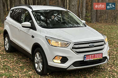 Позашляховик / Кросовер Ford Escape 2018 в Дубні