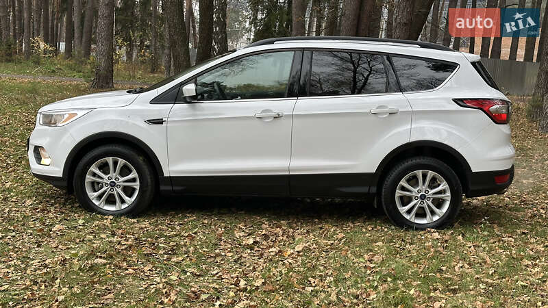 Позашляховик / Кросовер Ford Escape 2018 в Дубні