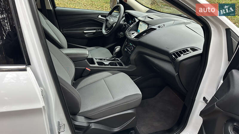 Позашляховик / Кросовер Ford Escape 2018 в Дубні