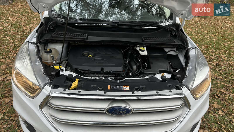 Позашляховик / Кросовер Ford Escape 2018 в Дубні