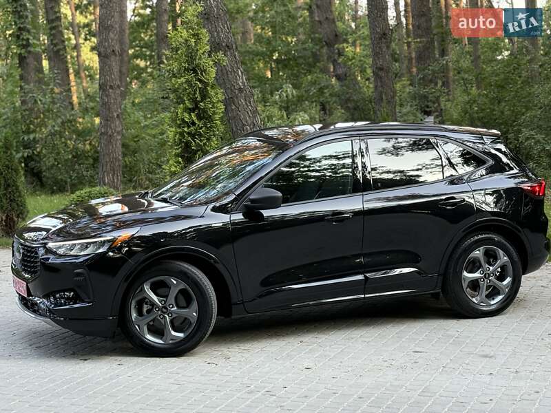 Позашляховик / Кросовер Ford Escape 2023 в Львові