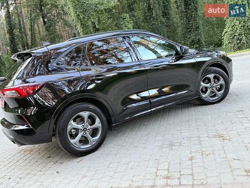 Позашляховик / Кросовер Ford Escape 2023 в Львові