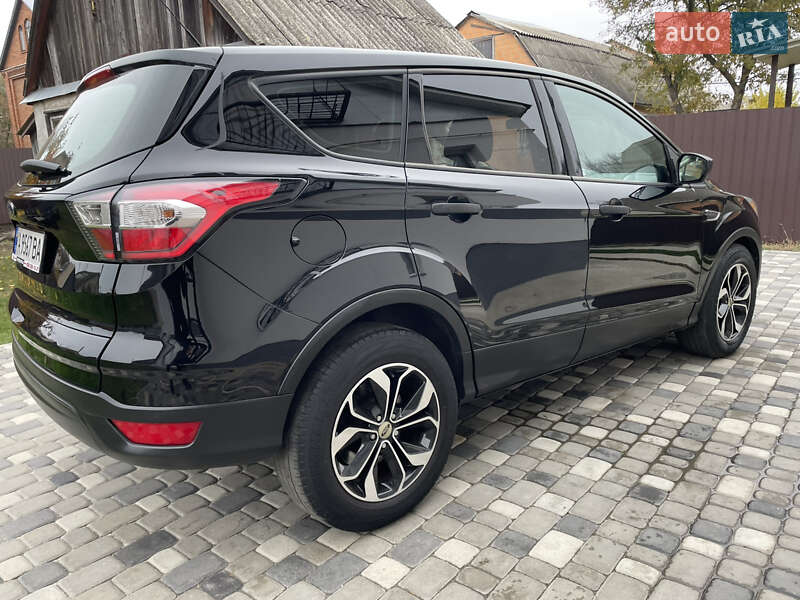Внедорожник / Кроссовер Ford Escape 2017 в Лубнах