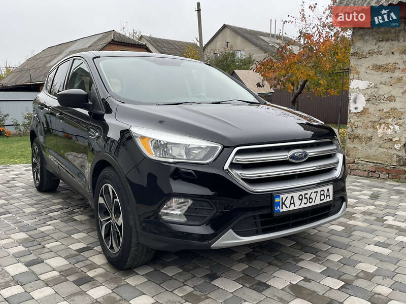 Внедорожник / Кроссовер Ford Escape 2017 в Лубнах