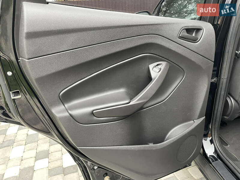 Внедорожник / Кроссовер Ford Escape 2017 в Лубнах