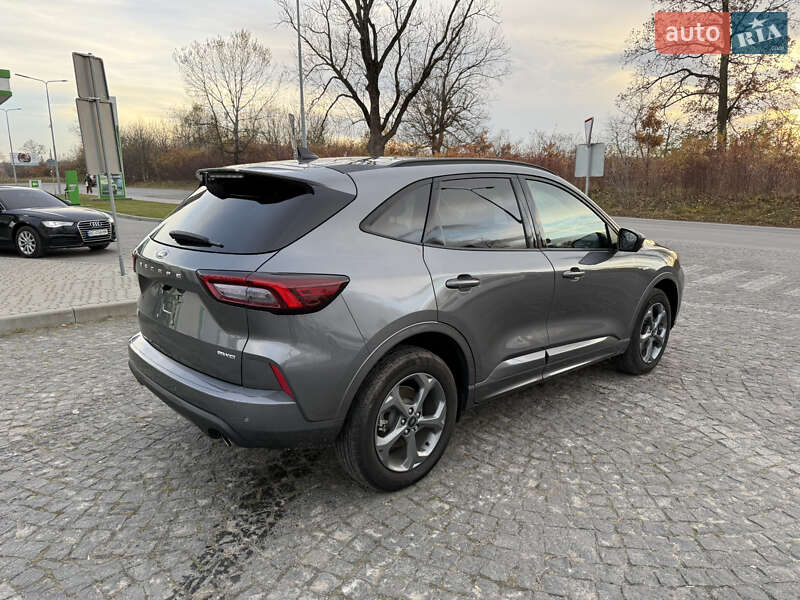 Позашляховик / Кросовер Ford Escape 2023 в Золочеві