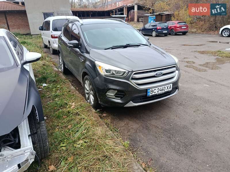 Внедорожник / Кроссовер Ford Escape 2017 в Львове