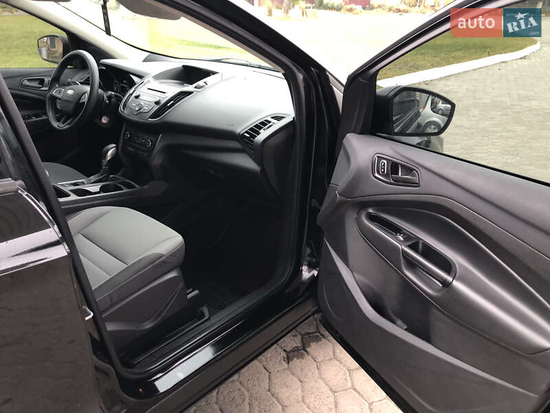 Внедорожник / Кроссовер Ford Escape 2017 в Ровно